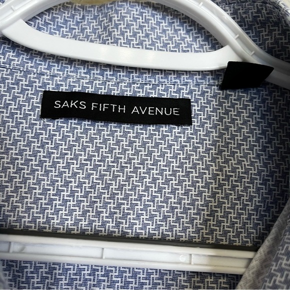 Saks Fifth Avenue Short Sleeve Button Down Men's Blue & White Patterned Shirt XL - Picture 2 of 13